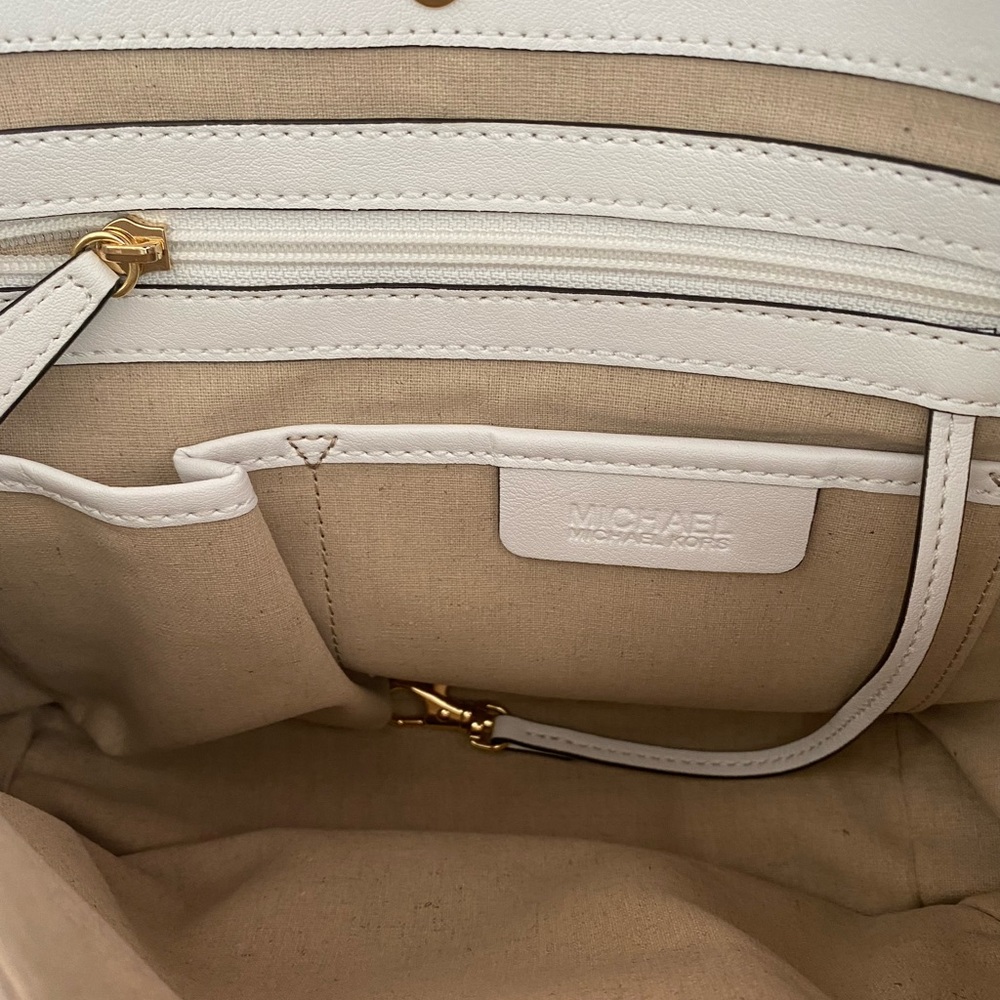 Designer Tote - Picture 5 of 6